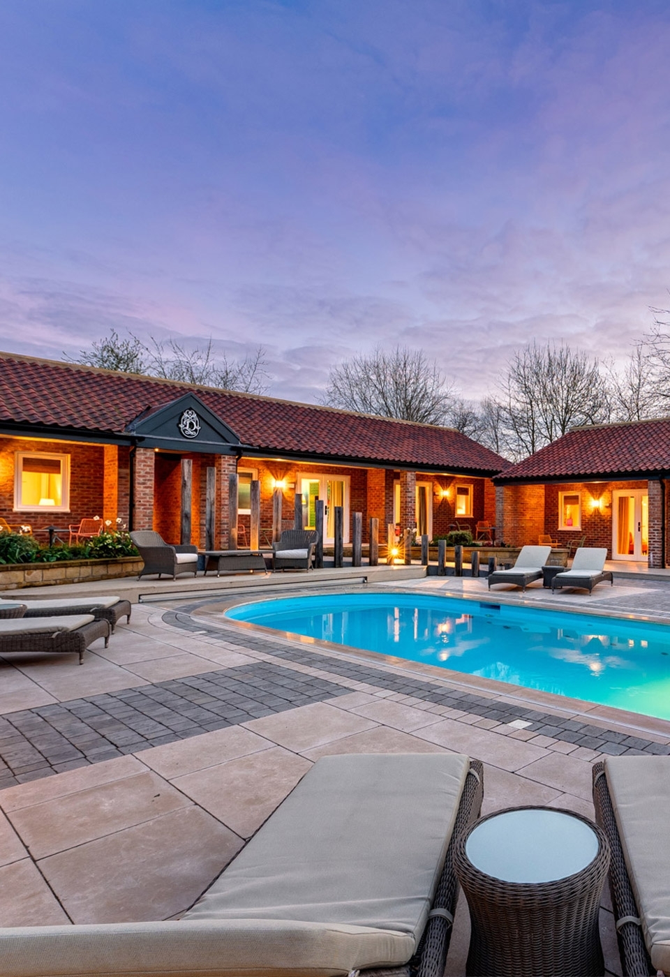 Spa & Poolside Rooms